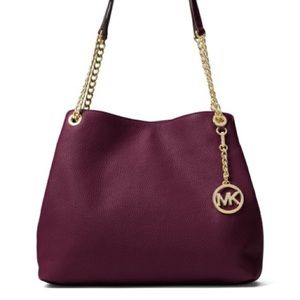 Micheal Kors plum jet set chain bag